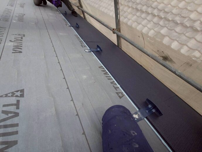 屋根カバー工事の画像