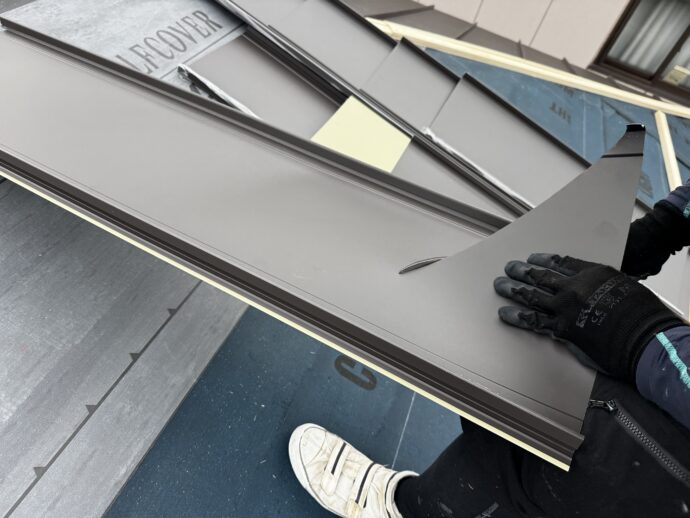 タテヒラぶき施工の画像