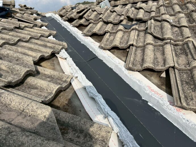 雨漏り修理に画像