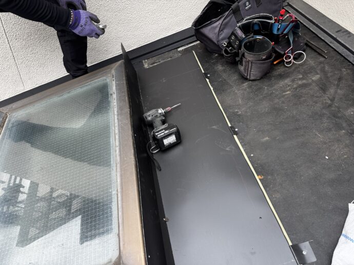 天窓からの雨漏り修理の画像