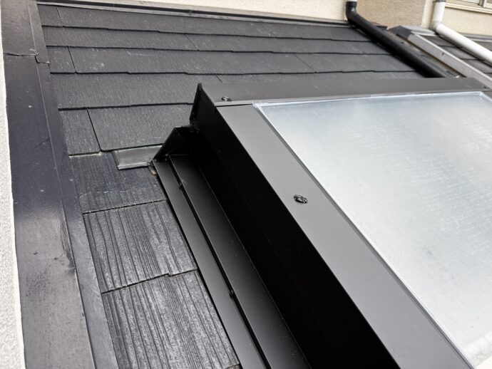 天窓からの雨漏り修理の画像